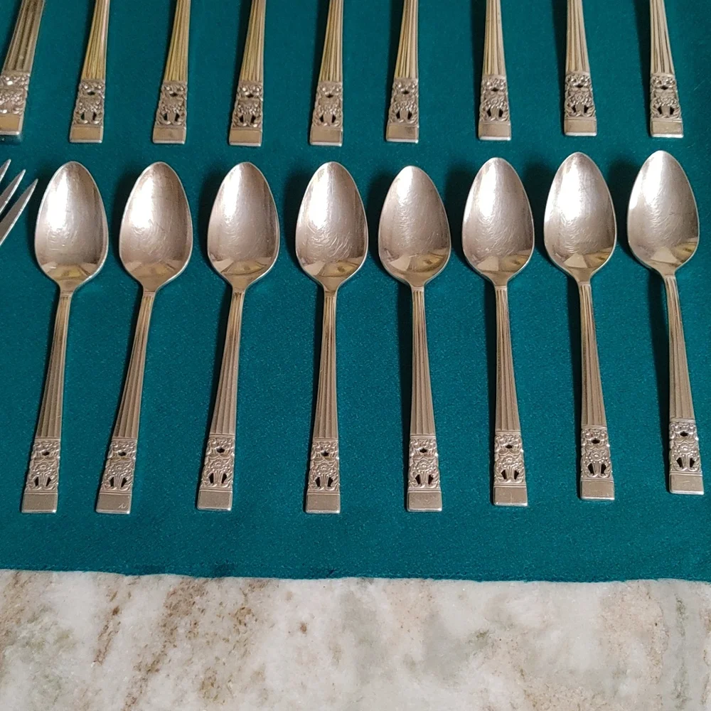 VTG 43 Pcs Coronation Silver Plate Flatware Set 1936 Community